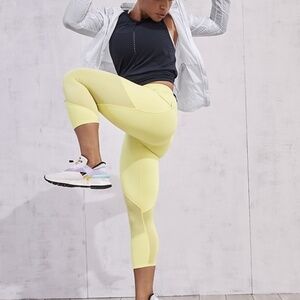Athleta Mesh Contender Capri - Leggings - Fresh Yellow - Women's S Small